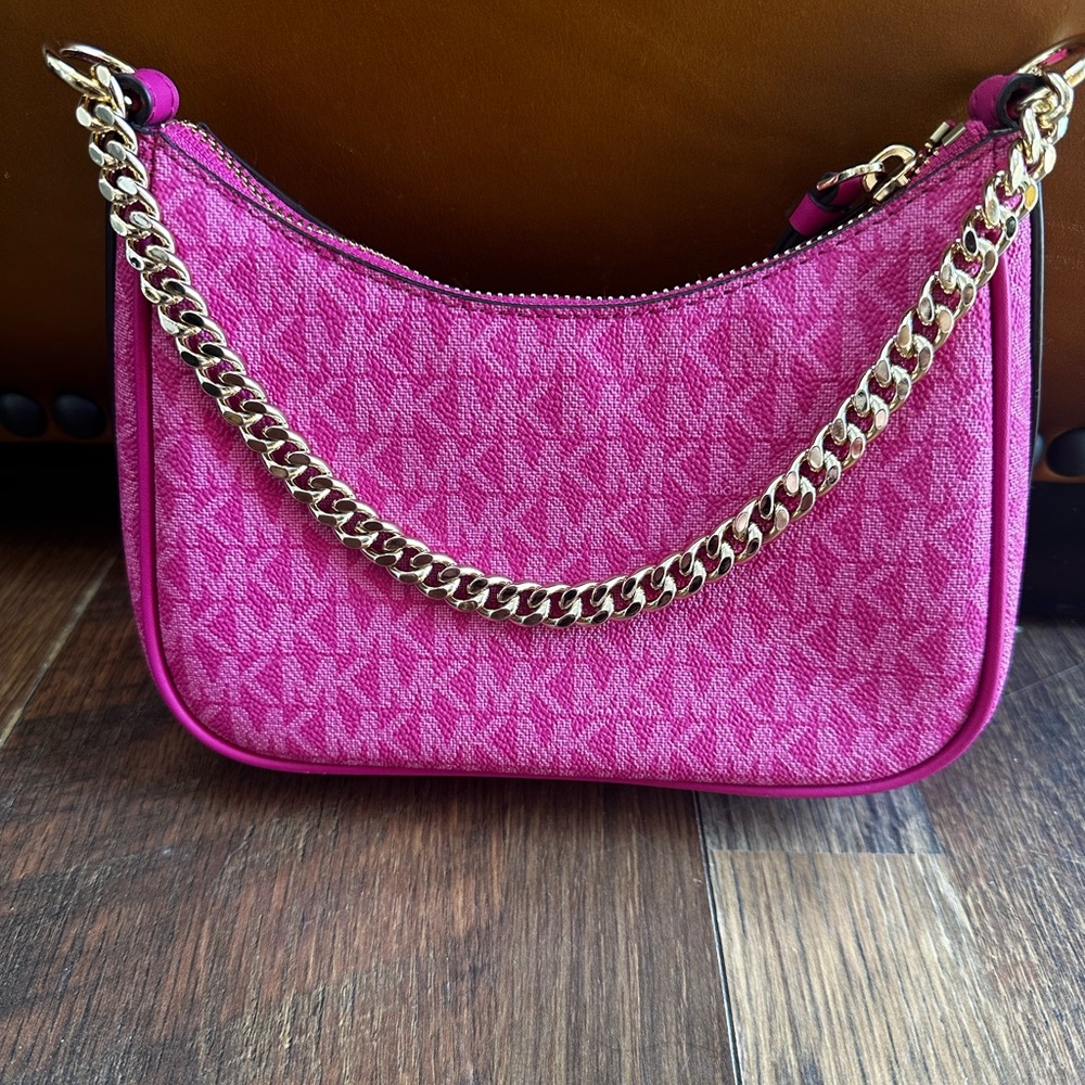 Micheal Kors small signature logo bag